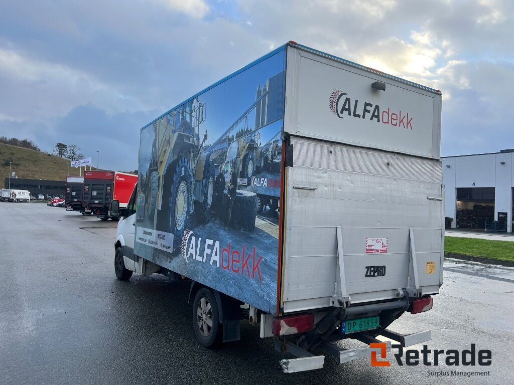 VOLKSWAGEN CRAFTER/ 2014 - شاحنة بصندوق مغلق: صورة 4 VOLKSWAGEN CRAFTER/ 2014 - شاحنة بصندوق مغلق: صورة 4