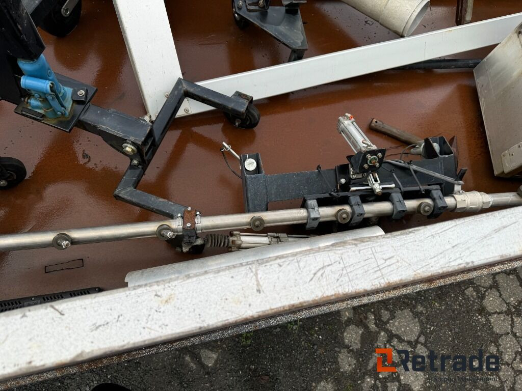 سياره كنس شوارع Volvo FE 300 Feiebil / Kombibil med Tipp og Brøyteoppsett: صورة 18