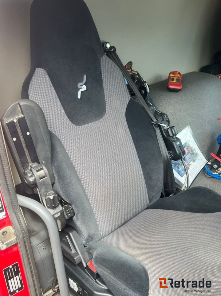 سياره كنس شوارع Volvo FE 300 Feiebil / Kombibil med Tipp og Brøyteoppsett: صورة 6