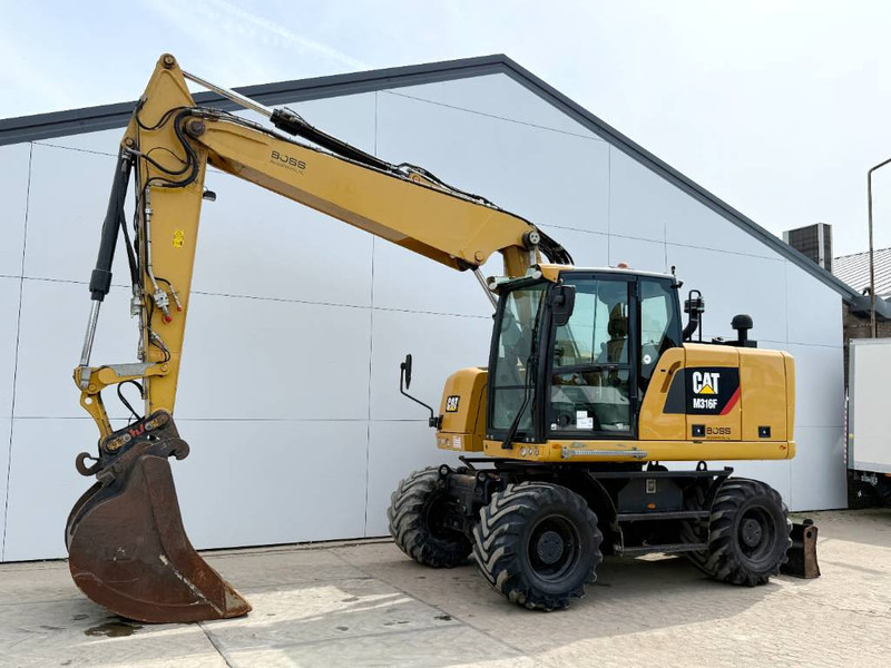 Cat M316F - Quick Coupler / Triple Boom / Auto Lube - حفار ذو عجلات: صورة 2 Cat M316F - Quick Coupler / Triple Boom / Auto Lube - حفار ذو عجلات: صورة 2