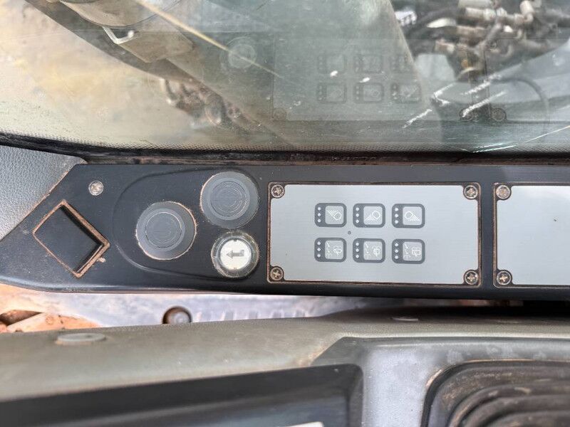 حفار زاحف Liebherr R946LC - Automatic Greasing / Rear + Side Camera: صورة 13 حفار زاحف Liebherr R946LC - Automatic Greasing / Rear + Side Camera: صورة 13