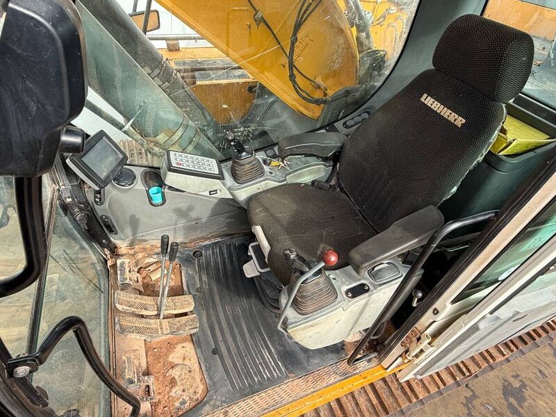حفار زاحف Liebherr R946LC - Automatic Greasing / Rear + Side Camera: صورة 8 حفار زاحف Liebherr R946LC - Automatic Greasing / Rear + Side Camera: صورة 8