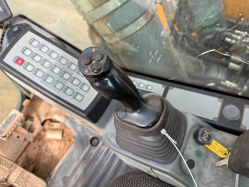 حفار زاحف Liebherr R946LC - Automatic Greasing / Rear + Side Camera: صورة 11 حفار زاحف Liebherr R946LC - Automatic Greasing / Rear + Side Camera: صورة 11