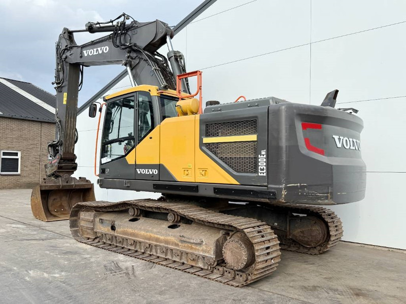 Volvo EC300ENL - Oilquick / Triple Boom / Tilting Bucket - حفار زاحف: صورة 3 Volvo EC300ENL - Oilquick / Triple Boom / Tilting Bucket - حفار زاحف: صورة 3