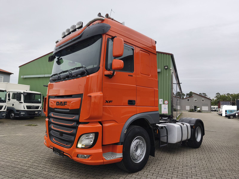 رأس تريلا DAF XF 530 FT: صورة 1