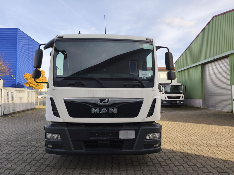 MAN TGL 8.190 Koffer gFH AHK LBW Euro 6 4x2 (11) TÜV NEU - شاحنة صندوقية: صورة 3 MAN TGL 8.190 Koffer gFH AHK LBW Euro 6 4x2 (11) TÜV NEU - شاحنة صندوقية: صورة 3
