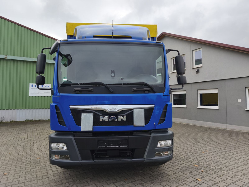 MAN TGM 15.250 Plane Gardine Euro 6 4x2 AHK LBW (39) - شاحنة ذات ستائر جانبية: صورة 3 MAN TGM 15.250 Plane Gardine Euro 6 4x2 AHK LBW (39) - شاحنة ذات ستائر جانبية: صورة 3