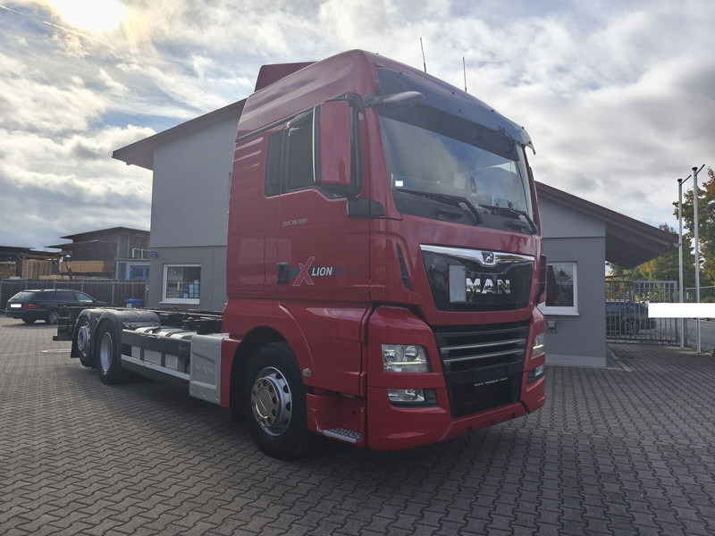 MAN TGX 26.500 BDF 6x2 Euro 6 Retarder Standard Lift+Lenk (29) - شاحنة بهيكل معدني للمقصورة: صورة 2 MAN TGX 26.500 BDF 6x2 Euro 6 Retarder Standard Lift+Lenk (29) - شاحنة بهيكل معدني للمقصورة: صورة 2