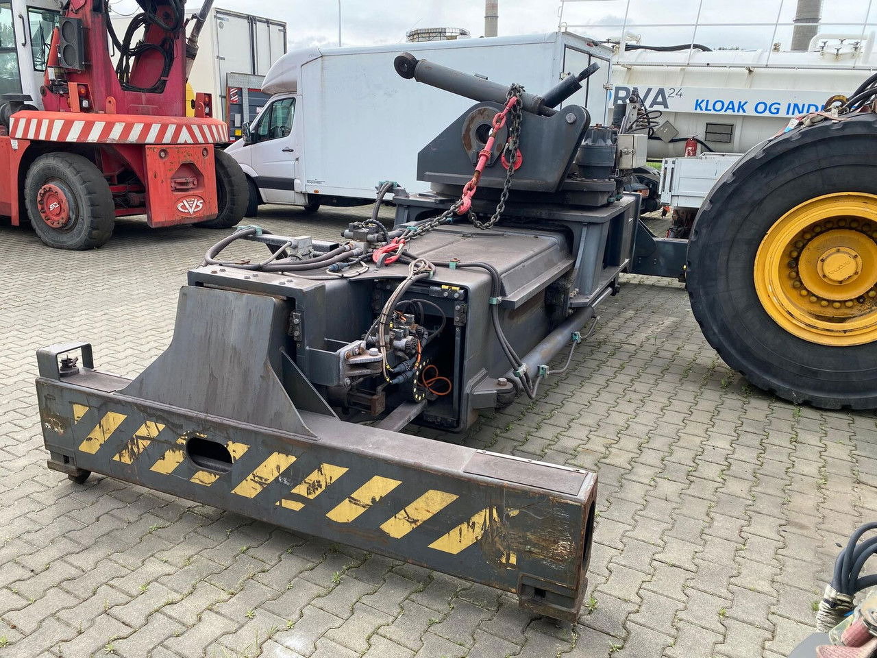 Diversen 817-8787 / 45000KG / 1 Owner / Fully Functional Elme 817-8787 / 45000KG - ملحق - آلة حمل الحاويات في الأماكن الصغيرة: صورة 4 Diversen 817-8787 / 45000KG / 1 Owner / Fully Functional Elme 817-8787 / 45000KG - ملحق - آلة حمل الحاويات في الأماكن الصغيرة: صورة 4