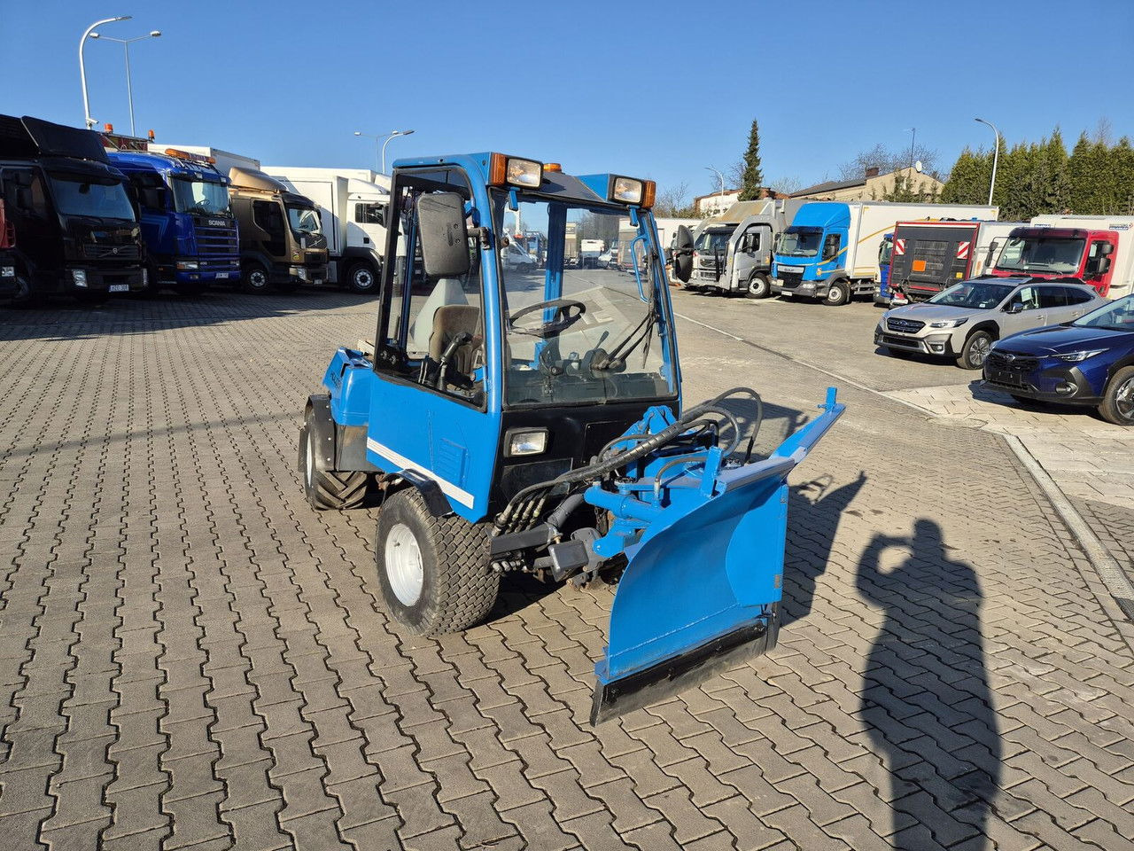 HOLDER C245 4WD / Tool carrier / Snow plow / PTO Front AN D Rear / 4X4 / - جرار خدمات بلدية: صورة 5 HOLDER C245 4WD / Tool carrier / Snow plow / PTO Front AN D Rear / 4X4 / - جرار خدمات بلدية: صورة 5