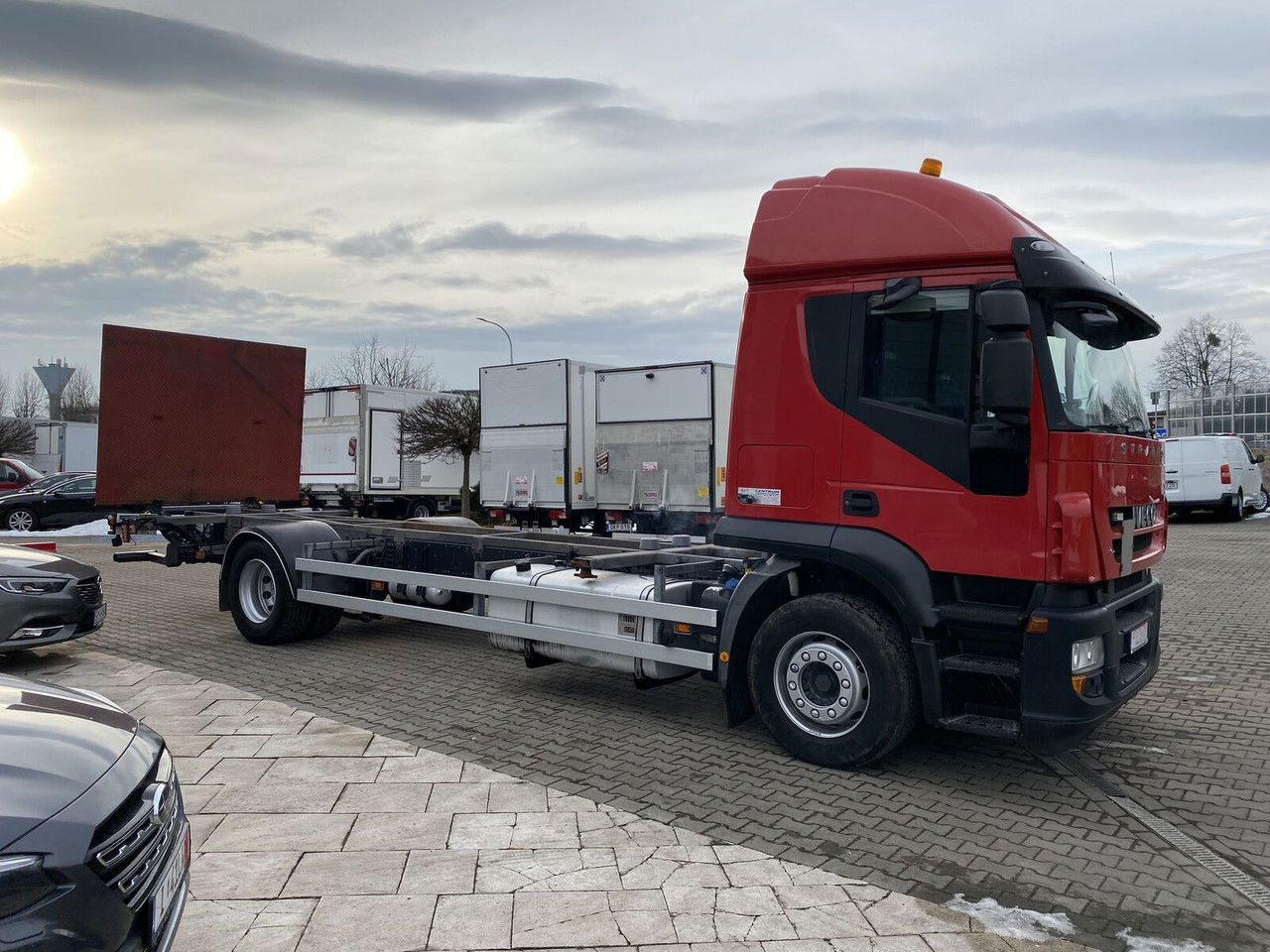 IVECO Stralis 360 AT 190 / Euro 5 / NEW Service / Long Frame - شاحنة بهيكل معدني للمقصورة: صورة 5 IVECO Stralis 360 AT 190 / Euro 5 / NEW Service / Long Frame - شاحنة بهيكل معدني للمقصورة: صورة 5