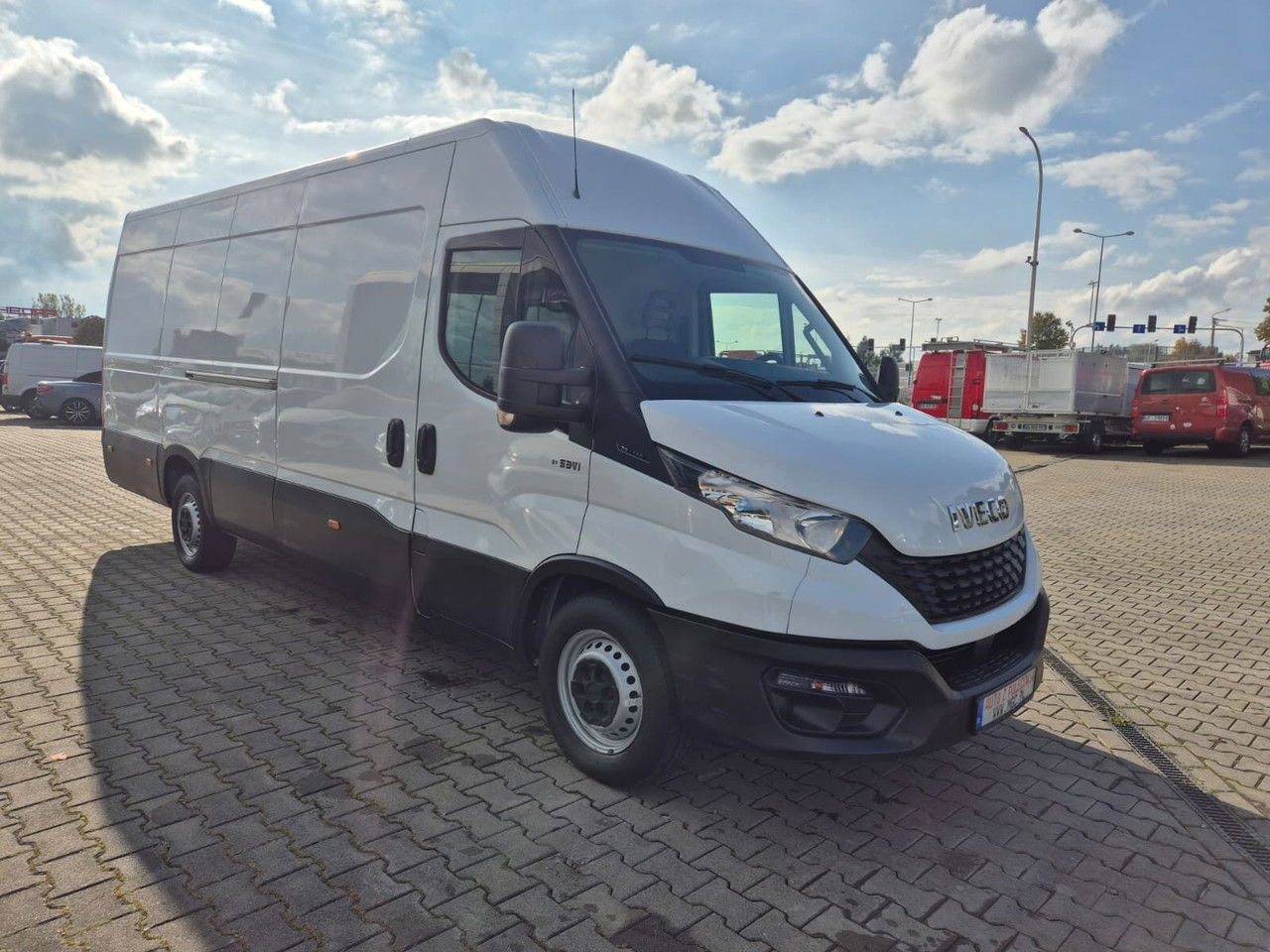 Iveco Daily 35S14 L4H3 - فان: صورة 4 Iveco Daily 35S14 L4H3 - فان: صورة 4