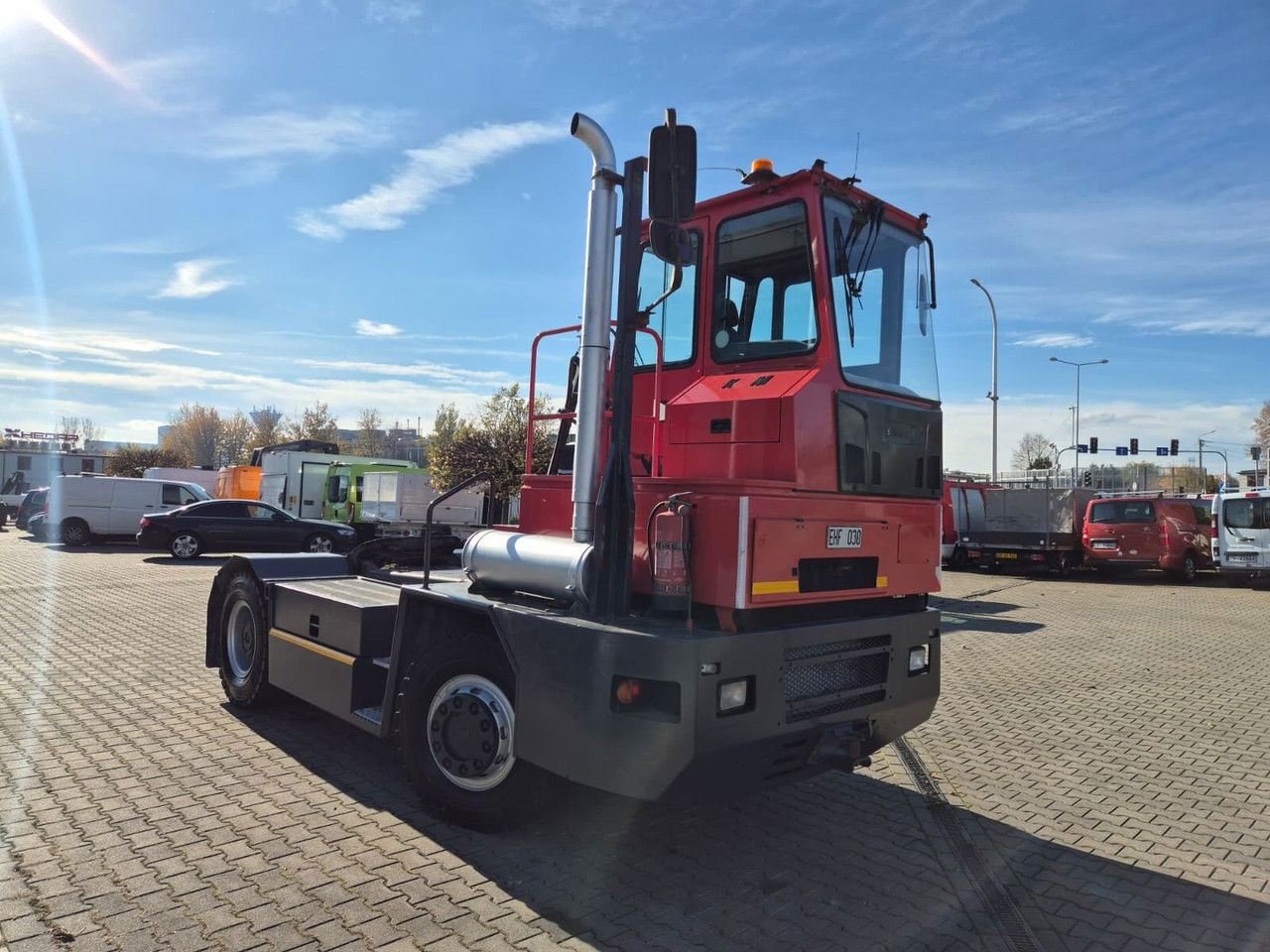 Kalmar TR618i / 1 Owner / LOW KM / Works Great / NEW Tire S - شاحنة نقل نصف مقطورة بالميناء: صورة 5 Kalmar TR618i / 1 Owner / LOW KM / Works Great / NEW Tire S - شاحنة نقل نصف مقطورة بالميناء: صورة 5