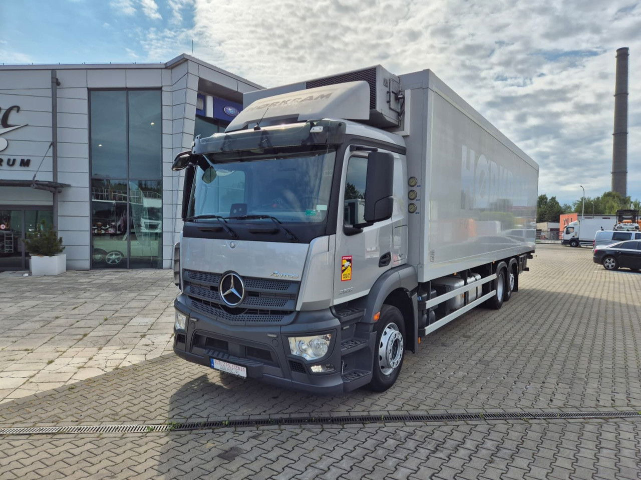 Mercedes-Benz Antos 2532 L 6X2 / Frigoblock / 1 Owner / 6X2 / Euro 6 / TOP - شاحنة ذات مبرد: صورة 3 Mercedes-Benz Antos 2532 L 6X2 / Frigoblock / 1 Owner / 6X2 / Euro 6 / TOP - شاحنة ذات مبرد: صورة 3