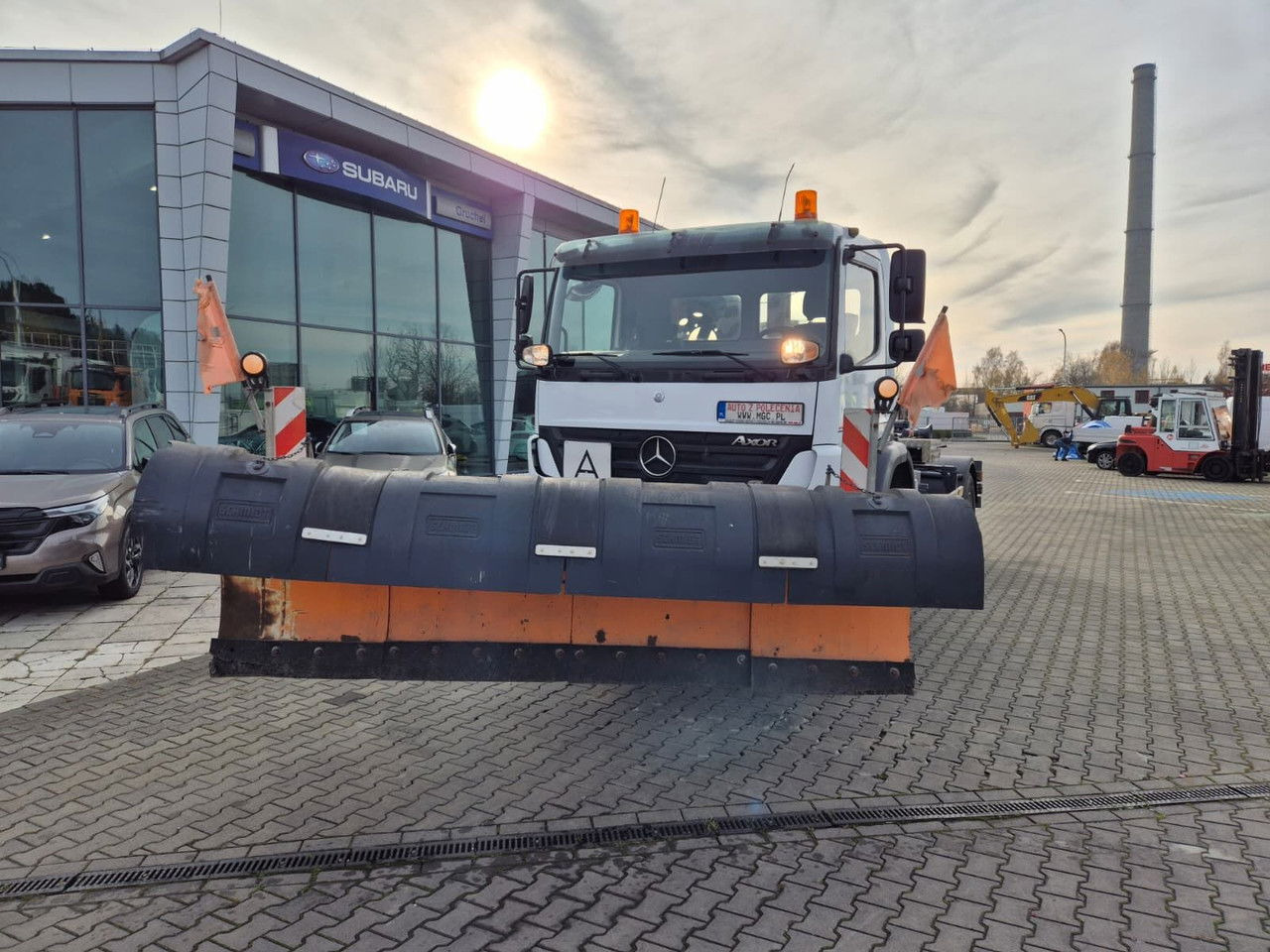 Mercedes-Benz Axor 1833 4X4 / Serviced / Schmidt Plow - شاحنة برافعة خطافية: صورة 2 Mercedes-Benz Axor 1833 4X4 / Serviced / Schmidt Plow - شاحنة برافعة خطافية: صورة 2