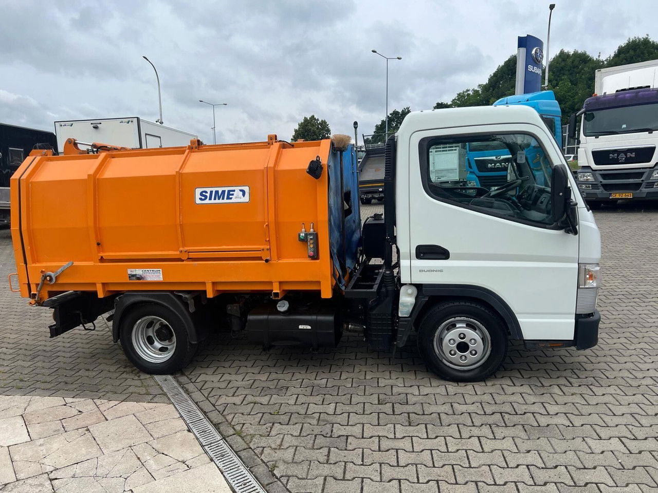 Mitsubishi Canter Fuso 3S13 AMT / Presscontainer / LOW KM / Super Condition - شاحنة قمامة: صورة 3 Mitsubishi Canter Fuso 3S13 AMT / Presscontainer / LOW KM / Super Condition - شاحنة قمامة: صورة 3