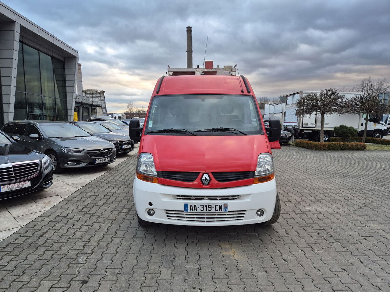 RENAULT Master 2.5 DCi / Like NEW LOW KM / 4 Seats - شاحنة حريق: صورة 4 RENAULT Master 2.5 DCi / Like NEW LOW KM / 4 Seats - شاحنة حريق: صورة 4