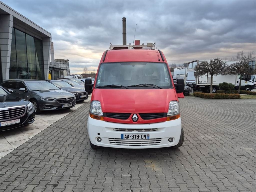 Renault Master 2.5 DCi / ONLY 25TKM!!! / LIKE NEW / WE HAV - شاحنة حريق: صورة 4 Renault Master 2.5 DCi / ONLY 25TKM!!! / LIKE NEW / WE HAV - شاحنة حريق: صورة 4