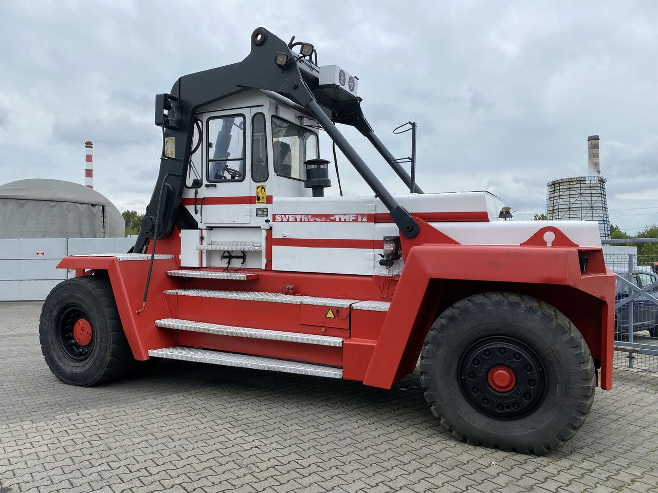 SVETRUCK TMF 12/9 HB / 1 Owner / Elme Spreader / Wood LOG A RM - آلة حمل الحاويات في الأماكن الصغيرة: صورة 2 SVETRUCK TMF 12/9 HB / 1 Owner / Elme Spreader / Wood LOG A RM - آلة حمل الحاويات في الأماكن الصغيرة: صورة 2
