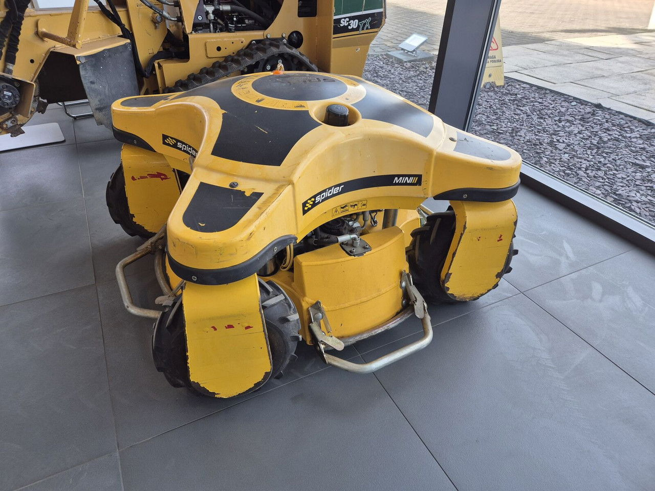 Spider MINI Mini Spider II - جزازة عشب الحدائق: صورة 1 Spider MINI Mini Spider II - جزازة عشب الحدائق: صورة 1