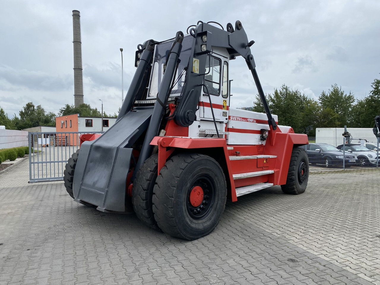 Svetruck TMF 12/9 HB / 1 Owner / Elme Spreader / Wood LOG A RM - آلة حمل الحاويات في الأماكن الصغيرة: صورة 4 Svetruck TMF 12/9 HB / 1 Owner / Elme Spreader / Wood LOG A RM - آلة حمل الحاويات في الأماكن الصغيرة: صورة 4