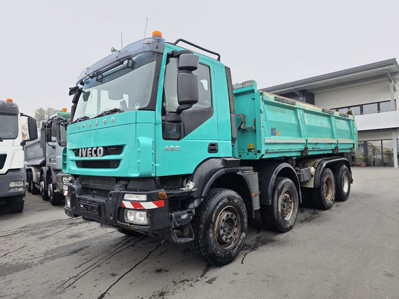 Iveco Trakker AD340T45 8x4 bordmatic tipper - retarder - شاحنة قلاب: صورة 1 Iveco Trakker AD340T45 8x4 bordmatic tipper - retarder - شاحنة قلاب: صورة 1