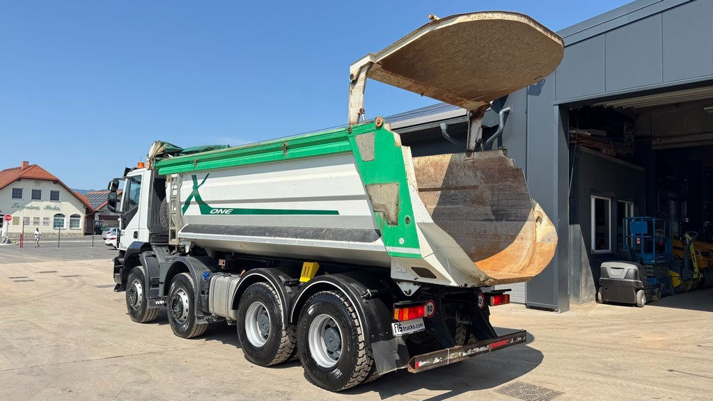 شاحنة قلاب Iveco Trakker AD410T45 8x4 20m3 - hydr. back - 72.000km: صورة 10 شاحنة قلاب Iveco Trakker AD410T45 8x4 20m3 - hydr. back - 72.000km: صورة 10