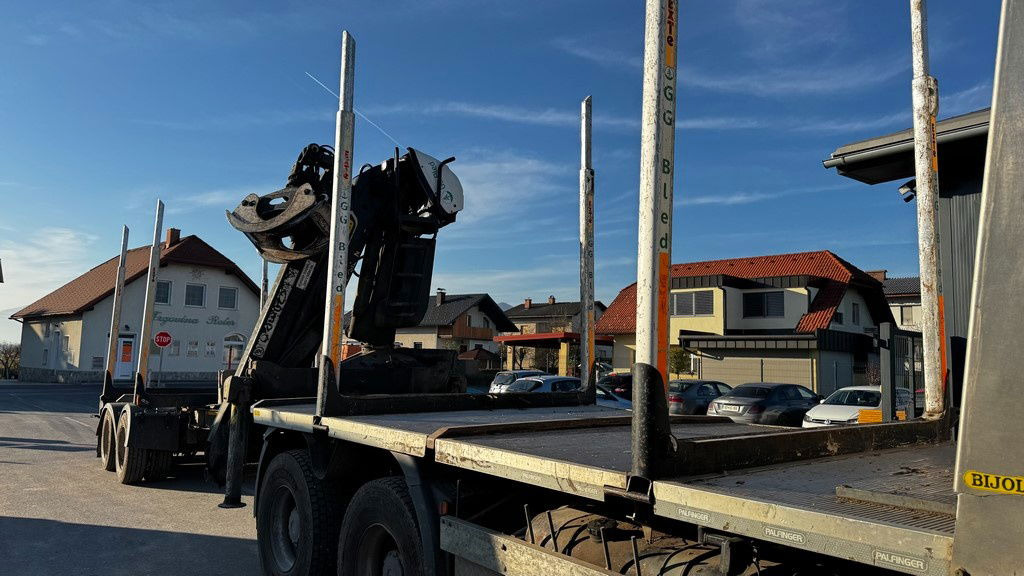 MAN TGA 33.480 6x6 forest truck - Epsilon M12Z + scissors + Trailer Gsodam - شاحنة قطع الأشجار, شاحنة كرين: صورة 4 MAN TGA 33.480 6x6 forest truck - Epsilon M12Z + scissors + Trailer Gsodam - شاحنة قطع الأشجار, شاحنة كرين: صورة 4