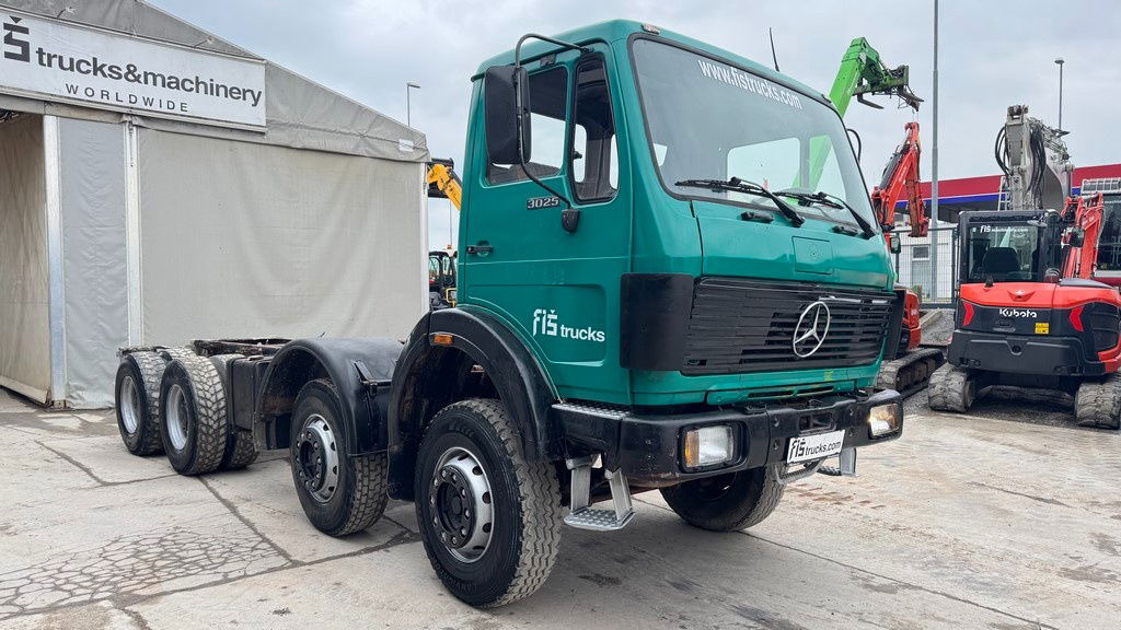 Mercedes-Benz 3025 8x4 chassis - complete spring - شاحنة بهيكل معدني للمقصورة: صورة 3 Mercedes-Benz 3025 8x4 chassis - complete spring - شاحنة بهيكل معدني للمقصورة: صورة 3