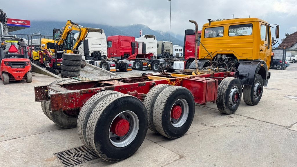 Mercedes-Benz 3228 8x4 chassis - v8 - شاحنة بهيكل معدني للمقصورة: صورة 5 Mercedes-Benz 3228 8x4 chassis - v8 - شاحنة بهيكل معدني للمقصورة: صورة 5