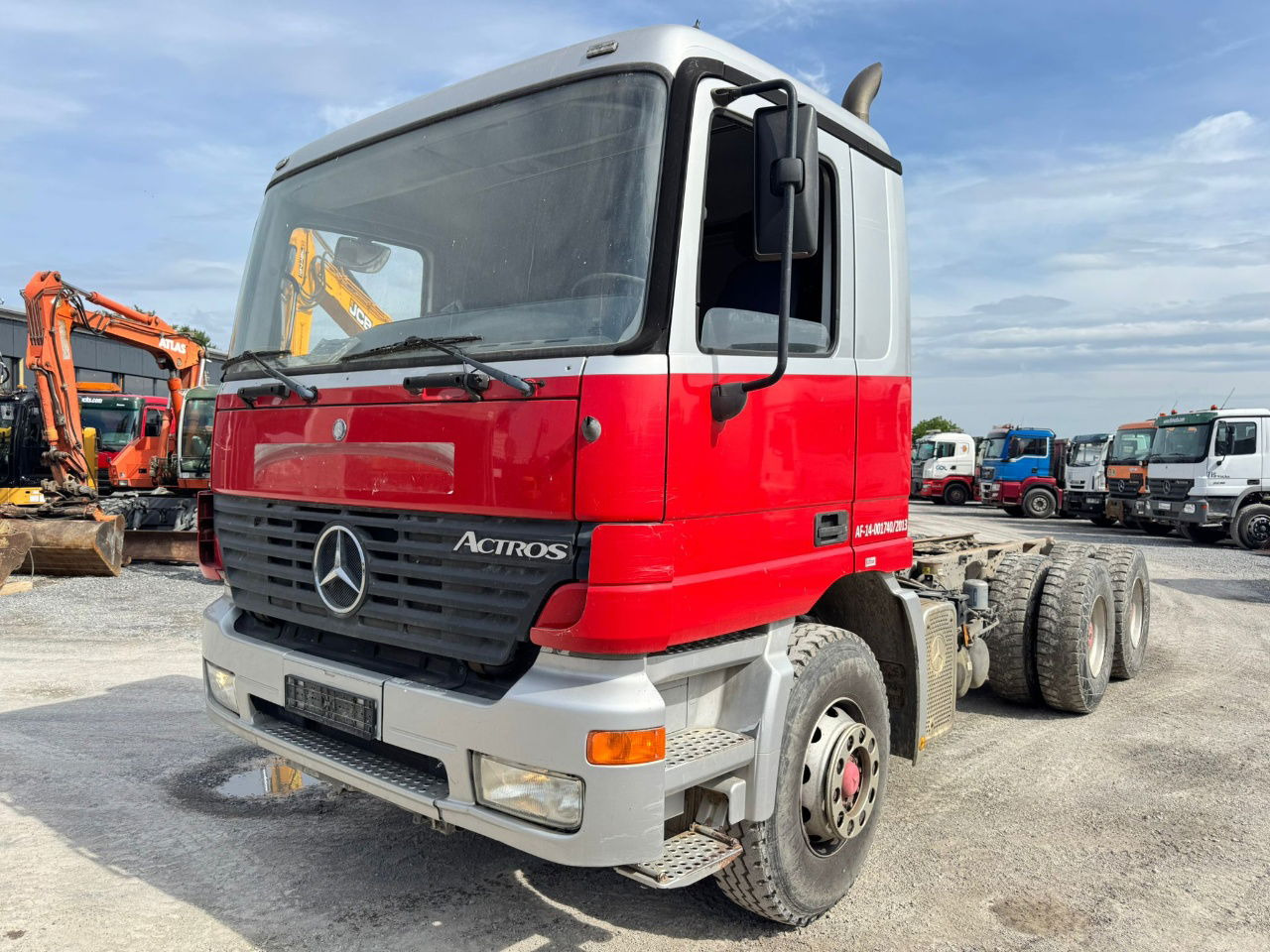 Mercedes-Benz Actros 2631 6x4 chassis - spring - شاحنة بهيكل معدني للمقصورة: صورة 1 Mercedes-Benz Actros 2631 6x4 chassis - spring - شاحنة بهيكل معدني للمقصورة: صورة 1