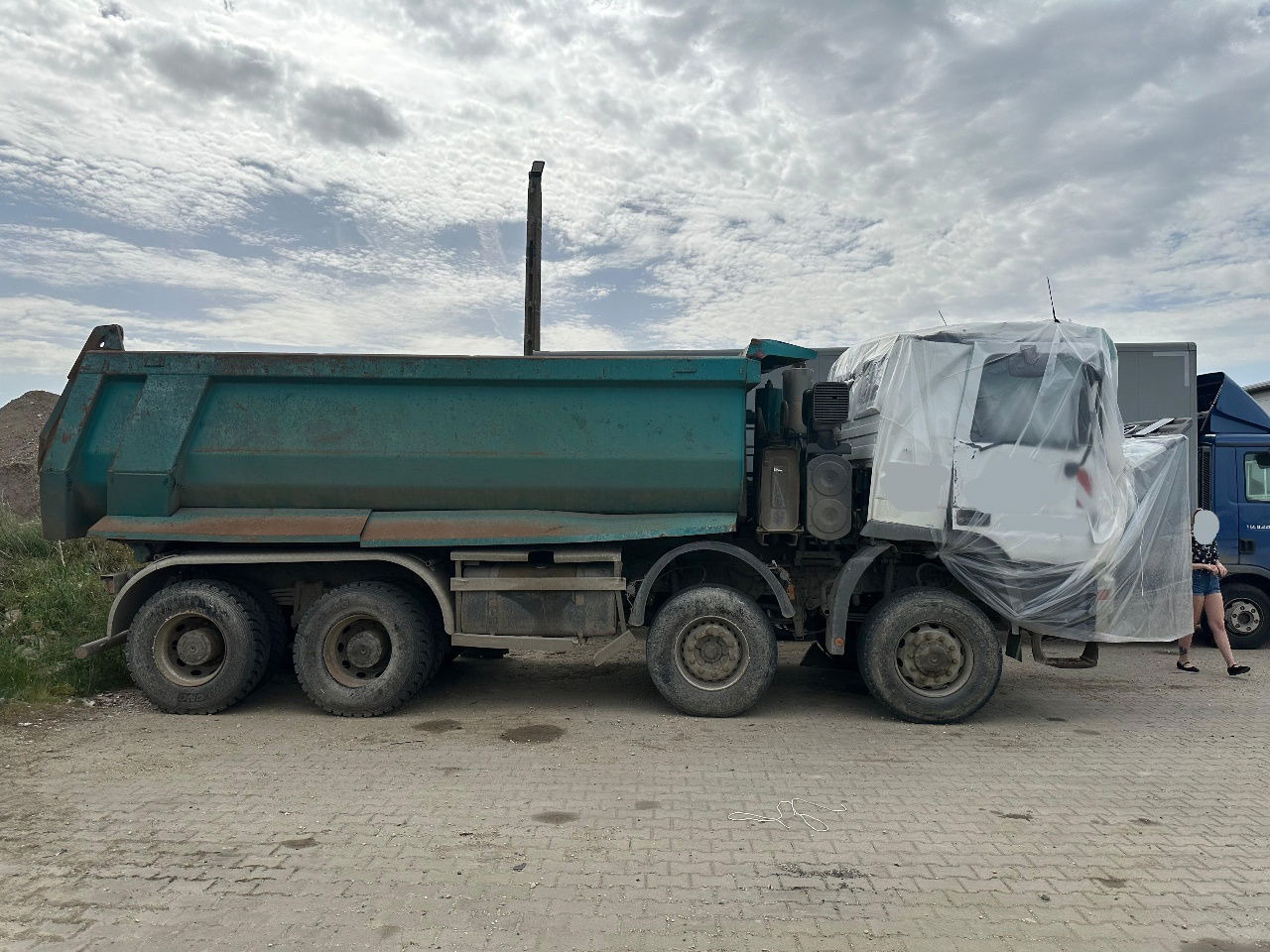 Mercedes-Benz Actros 4141 K 8x6 mulda tipper - damaged - شاحنة قلاب: صورة 3 Mercedes-Benz Actros 4141 K 8x6 mulda tipper - damaged - شاحنة قلاب: صورة 3