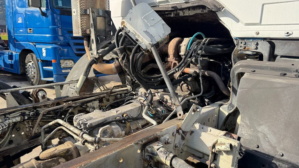 شاحنة بهيكل معدني للمقصورة Mercedes-Benz SK 3234 8x4 chassis: صورة 6 شاحنة بهيكل معدني للمقصورة Mercedes-Benz SK 3234 8x4 chassis: صورة 6