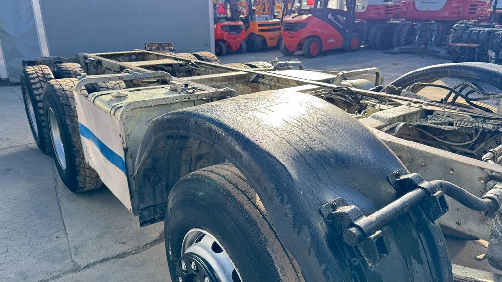 Mercedes-Benz SK 3234 8x4 chassis - شاحنة بهيكل معدني للمقصورة: صورة 4 Mercedes-Benz SK 3234 8x4 chassis - شاحنة بهيكل معدني للمقصورة: صورة 4