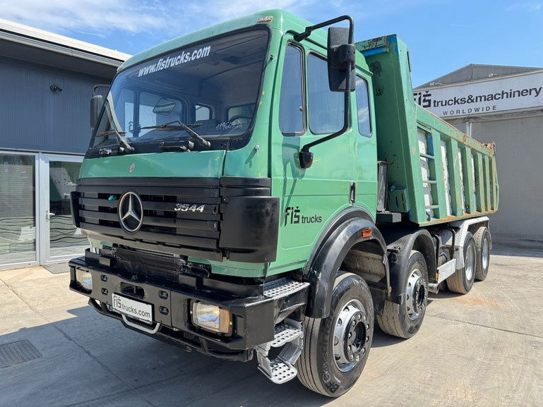 Mercedes-Benz SK 3235 8X4 tipper - V8 - شاحنة قلاب: صورة 1 Mercedes-Benz SK 3235 8X4 tipper - V8 - شاحنة قلاب: صورة 1