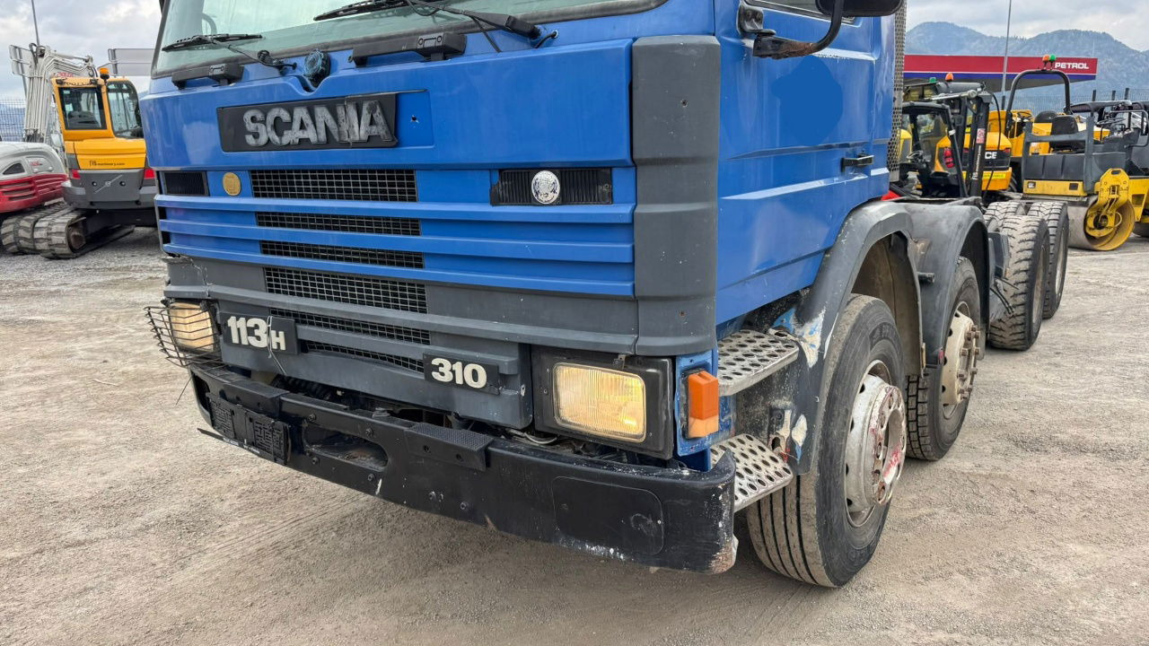 Scania 113H 310 8x4 chassis - full spring - شاحنة بهيكل معدني للمقصورة: صورة 2 Scania 113H 310 8x4 chassis - full spring - شاحنة بهيكل معدني للمقصورة: صورة 2