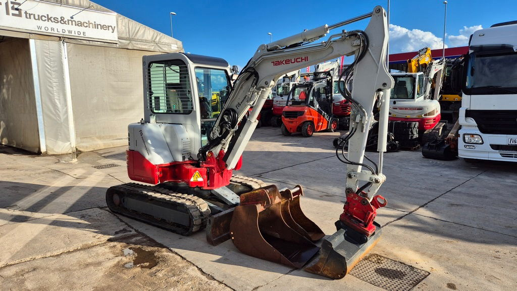 Takeuchi TB138FR - Powertilt - 3X Buckets - 2015 Year - حفار صغير: صورة 2 Takeuchi TB138FR - Powertilt - 3X Buckets - 2015 Year - حفار صغير: صورة 2