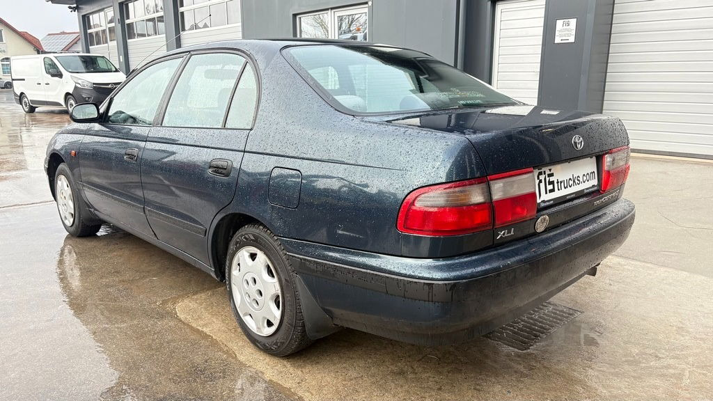 Toyota Carina 1.6 - Petrol - 5 Doors - سيارة: صورة 4 Toyota Carina 1.6 - Petrol - 5 Doors - سيارة: صورة 4