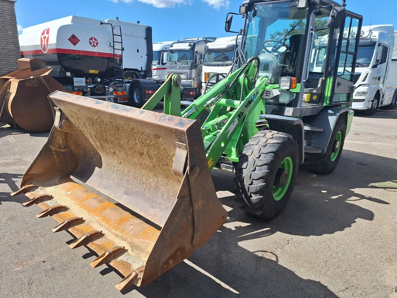 Yanmar V80 - اللودر المجنزر صغير: صورة 2 Yanmar V80 - اللودر المجنزر صغير: صورة 2