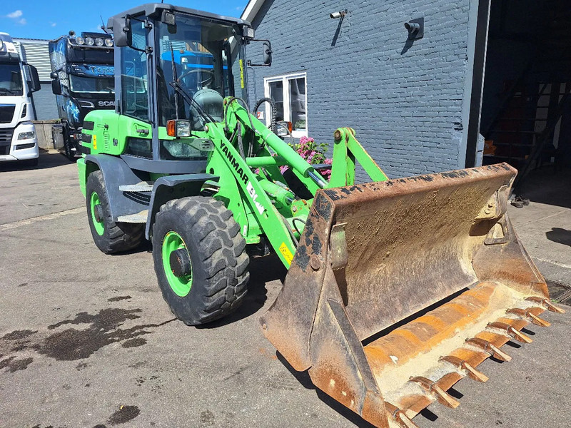 Yanmar V80 - اللودر المجنزر صغير: صورة 1 Yanmar V80 - اللودر المجنزر صغير: صورة 1