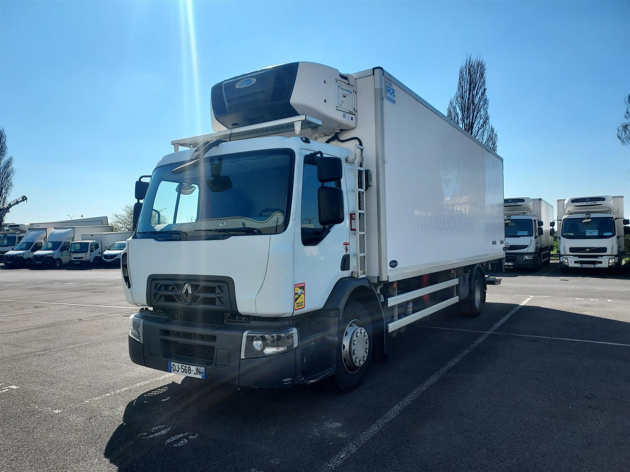 RENAULT D Wide - شاحنة ذات مبرد: صورة 1 RENAULT D Wide - شاحنة ذات مبرد: صورة 1