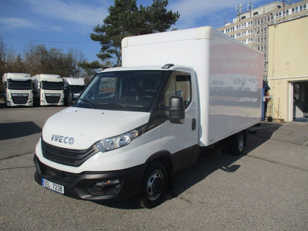 Iveco 35C16 Daily,2.3L Palfinger - شاحنة بصندوق مغلق: صورة 1 Iveco 35C16 Daily,2.3L Palfinger - شاحنة بصندوق مغلق: صورة 1