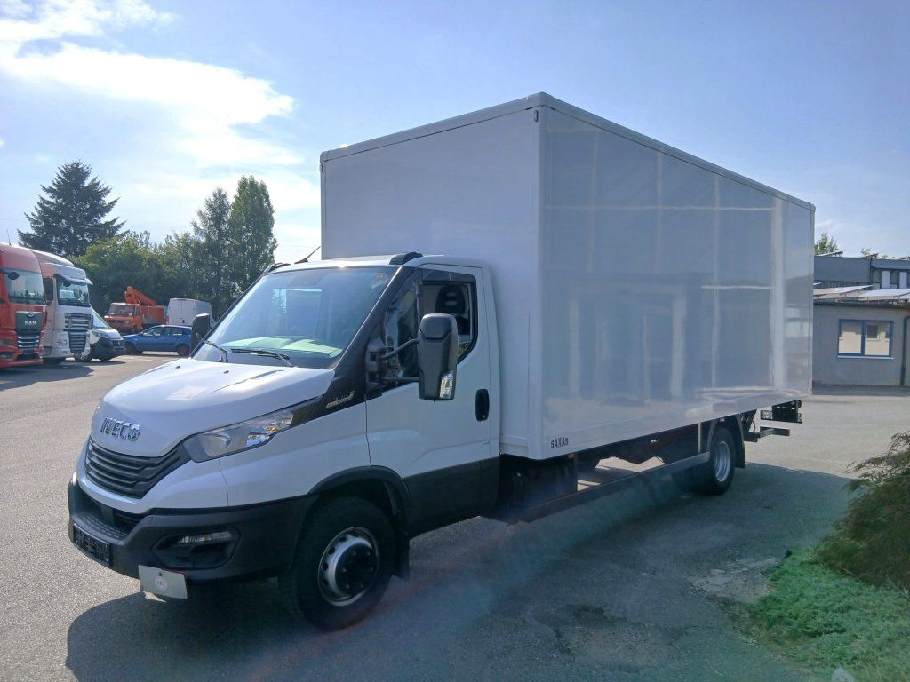 Iveco 72-210 (70C210) - شاحنة بصندوق مغلق: صورة 2 Iveco 72-210 (70C210) - شاحنة بصندوق مغلق: صورة 2