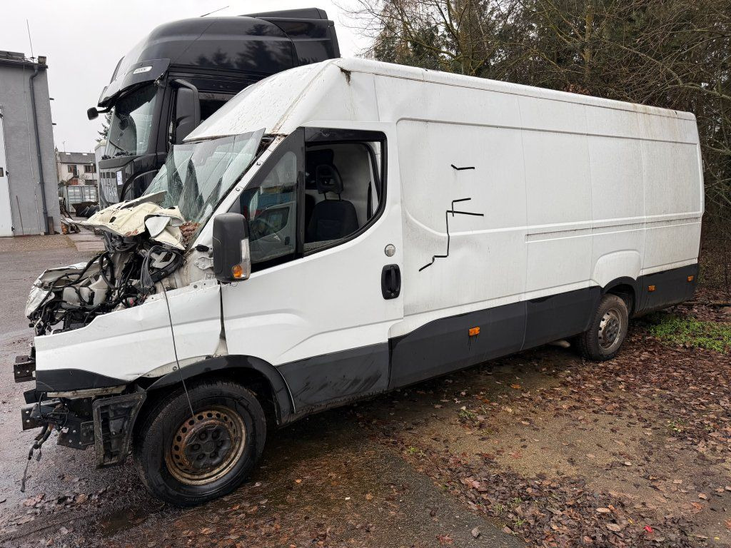 Iveco Daily 35S16 maxi Damaged - فان: صورة 4 Iveco Daily 35S16 maxi Damaged - فان: صورة 4