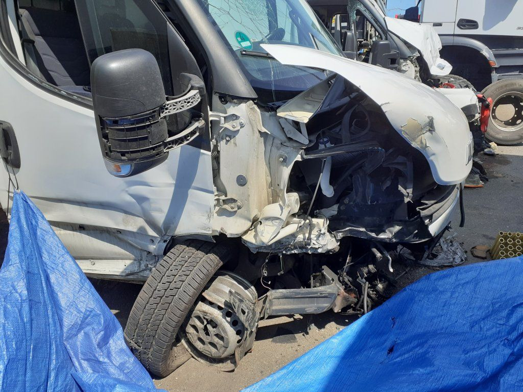 Iveco Daily 35S16 mit LBW DAMAGED - شاحنة بصندوق مغلق: صورة 3 Iveco Daily 35S16 mit LBW DAMAGED - شاحنة بصندوق مغلق: صورة 3