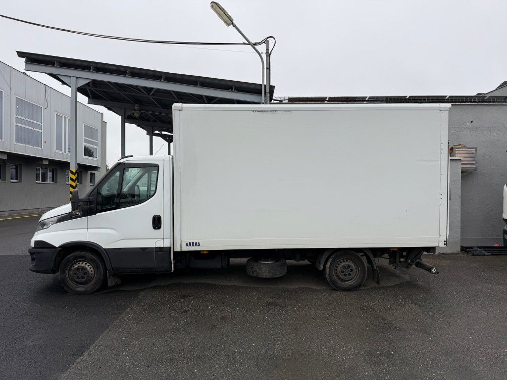 Iveco Daily 35S16 mit LBW ENGINE DEFECT - شاحنة بصندوق مغلق: صورة 5 Iveco Daily 35S16 mit LBW ENGINE DEFECT - شاحنة بصندوق مغلق: صورة 5
