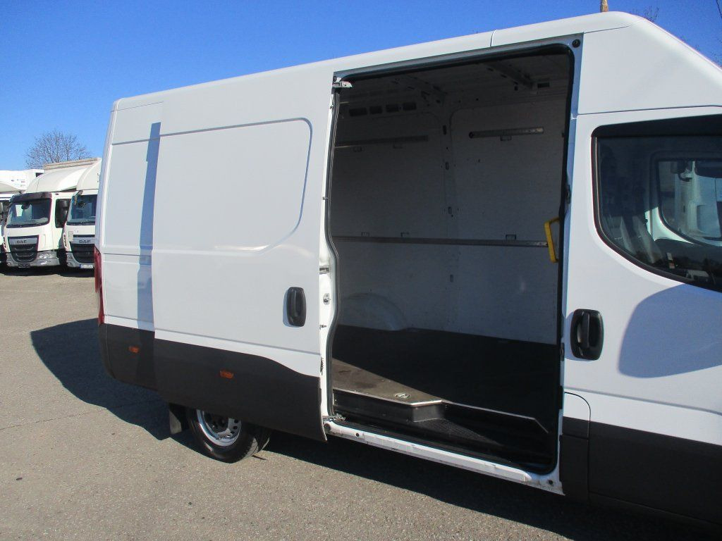 Iveco Daily 35S16 - فان: صورة 4 Iveco Daily 35S16 - فان: صورة 4