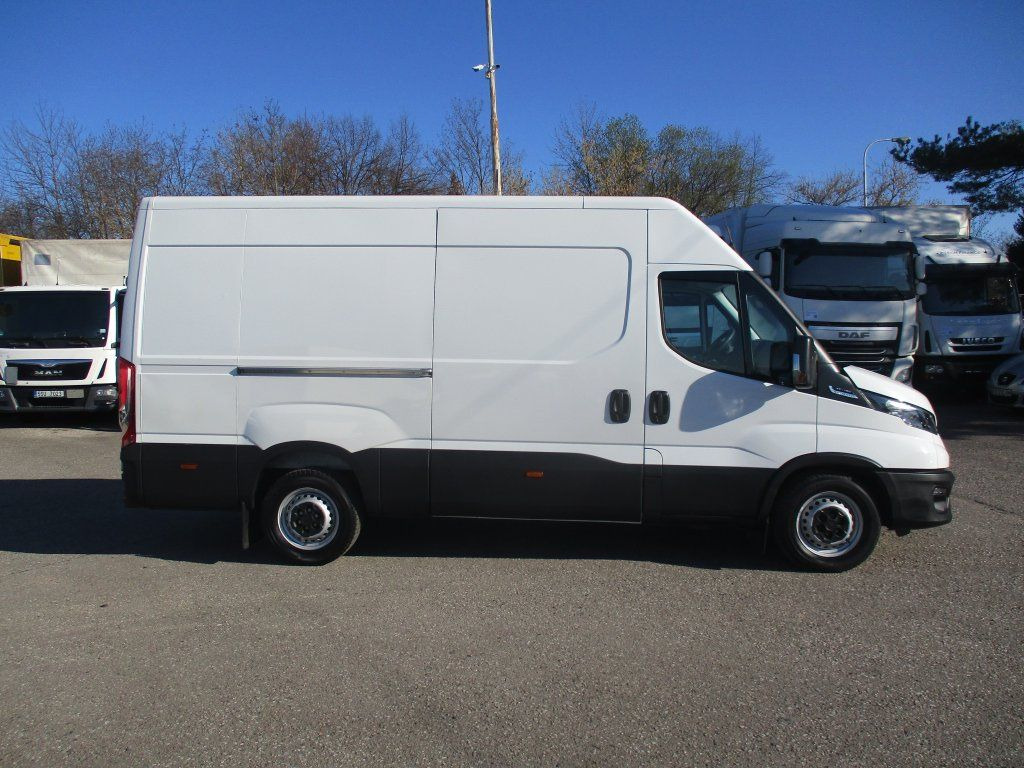 Iveco Daily 35S16 - فان: صورة 3 Iveco Daily 35S16 - فان: صورة 3
