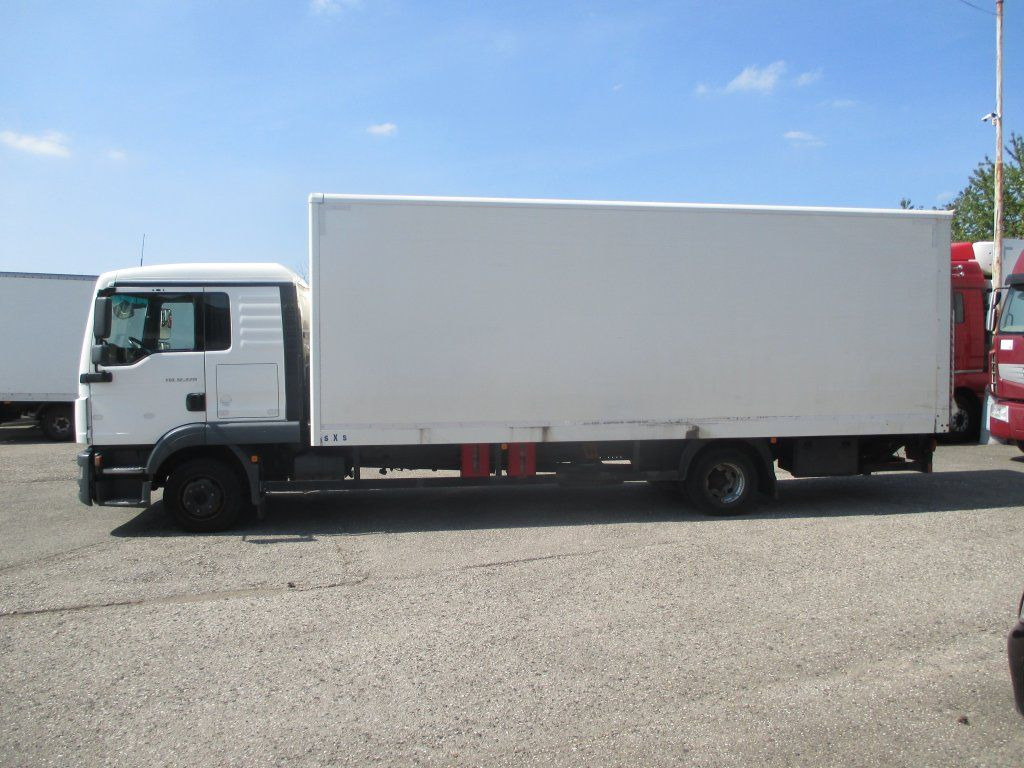 شاحنة صندوقية MAN TGL 12.250: صورة 8