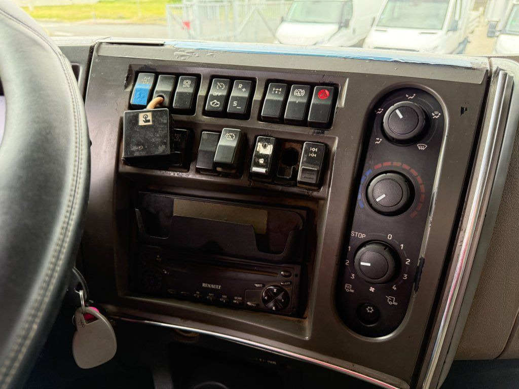 شاحنة قلاب Renault Kerax 450 S3 8x4 EURO 4: صورة 20 شاحنة قلاب Renault Kerax 450 S3 8x4 EURO 4: صورة 20